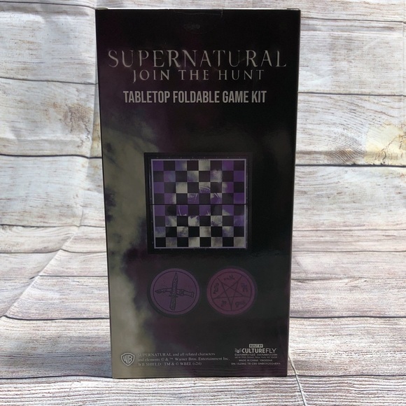 Culturefly Exc Supernatural TableTop Foldable Game Kit ( Checkers ) Winchester - Picture 5 of 12
